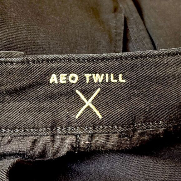 AEO Midi Twill Super Stretch Black Shorts - Picture 6 of 6